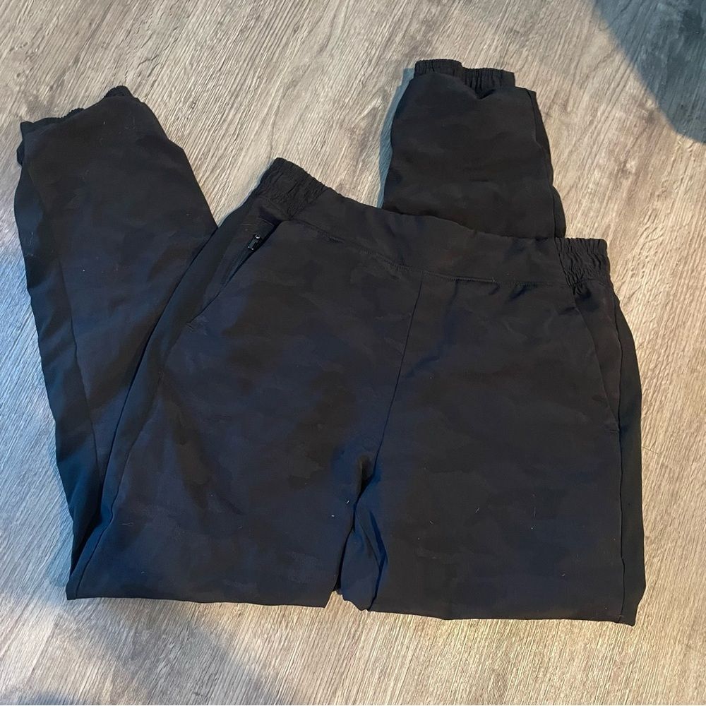 ATHLETA Brooklyn Textured Lined Joggers Black Camo Design Sweatpants